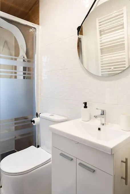 Cozy Apartment In The City Center Santander