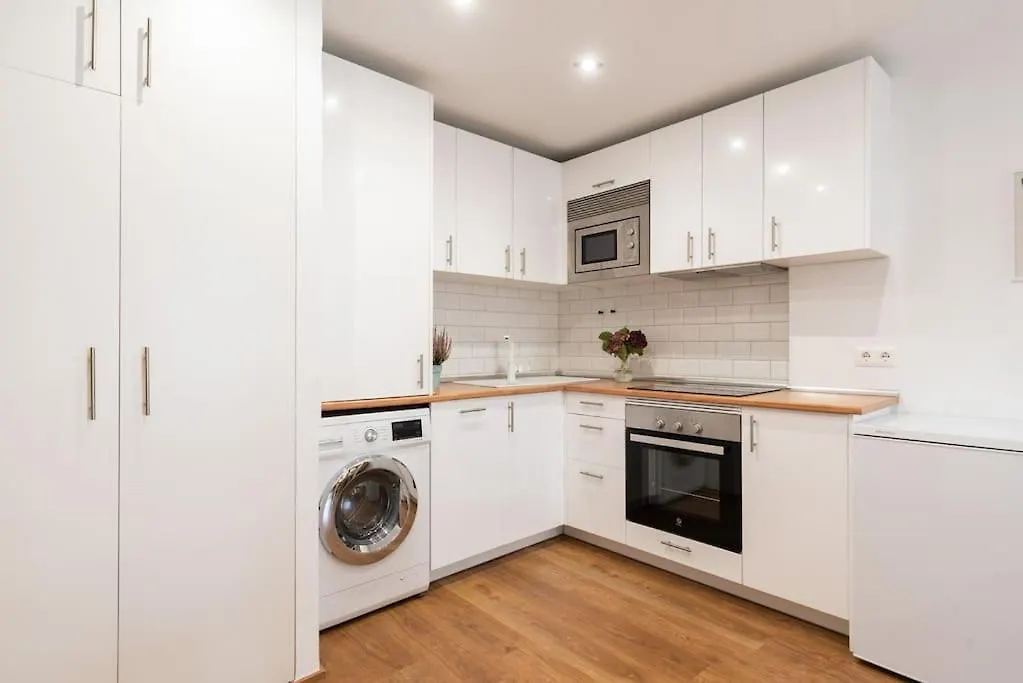 Cozy Apartment In The City Center Santander