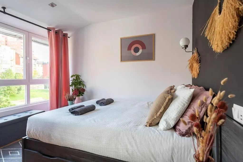 Cozy Apartment In The City Center Santander